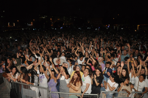 Ceylan Ertem’den Coşkulu Konser