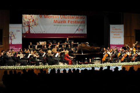 Festival Kitapçığı ve Fotoğraflar