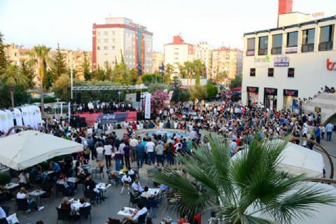 Hakan Aysev ve Mersin Büyükşehir Belediyesi Kent Orkestrası