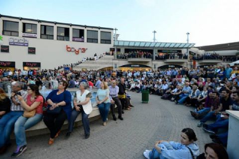 Hakan Aysev ve Mersin Büyükşehir Belediyesi Kent Orkestrası