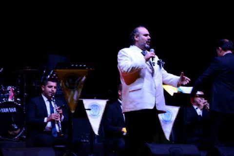 Hakan Aysev ve Mersin Büyükşehir Belediyesi Kent Orkestrası