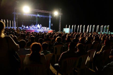 Hakan Aysev ve Mersin Büyükşehir Belediyesi Kent Orkestrası