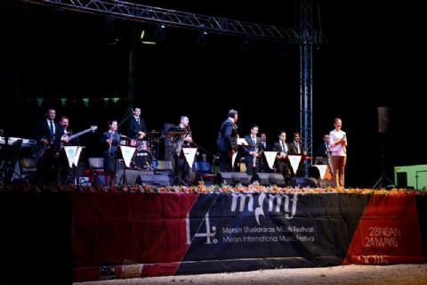 Hakan Aysev ve Mersin Büyükşehir Belediyesi Kent Orkestrası