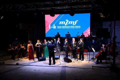 Kubat ve Folklorama, Mersin Festival Orkestrası