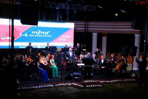 Kubat ve Folklorama, Mersin Festival Orkestrası