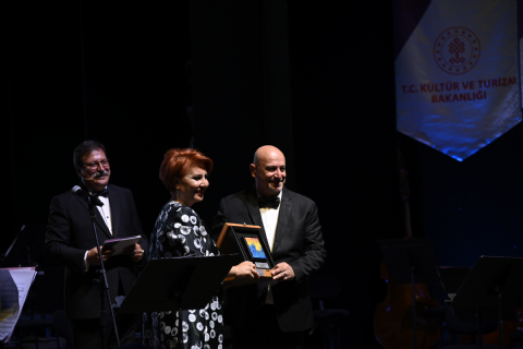 Mersin Festivaline Görkemli Açılış