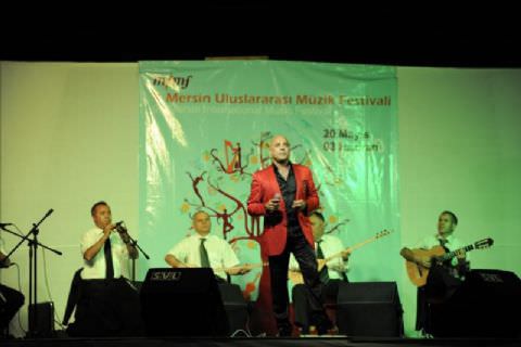 Mersin Müzik Festivali?nde Halk Müziğine 4 Bin Kişilik Koro Eşlik Etti