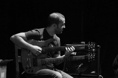 Perdesiz Gitarın Üstadı Cenk Erdoğan Trio ile Caz Keyfi