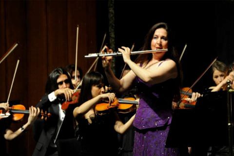 Şefika KUTLUER ve Eskişehir?in Genç Orkestrası Mersin?i Büyüledi